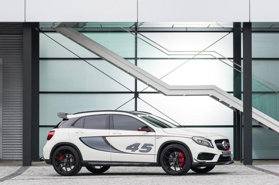  Mercedes-Benz GLA45 AMG Concept 2014 года  (фото 11 из 15)